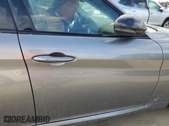 ✅ 2021 Alfa Romeo Giulia Ti • VIN: ZARFAMBN6M7644502 • Lot: 74550474. Wystawiony na Copart z przebiegiem Nie podano. Bezpłatny archiwum sprzedaży aukcyjnych z USA i szczegółowy raport historii pojazdu na DreamBid. Zdjęcie 12.