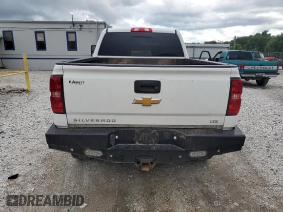 ✅ 2015 Chevrolet Silverado 2500HD LTZ • VIN: 1GC1KWE84FF587907 • Lot: 63983895. Listed on Copart with 264,543 mi. Free auction sales archive from the USA and detailed vehicle history report at DreamBid. Image 6.