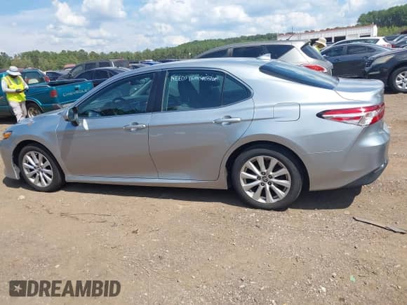 2019 Toyota Camry LE z VIN 4T1B11HK4KU231489, wystawiony jako IAAI lot #43294900 z przebiegiem 223 226 mil mil oraz . Historia ofert i sprzedaży dostępna na DreamBid. Obrazek 14.