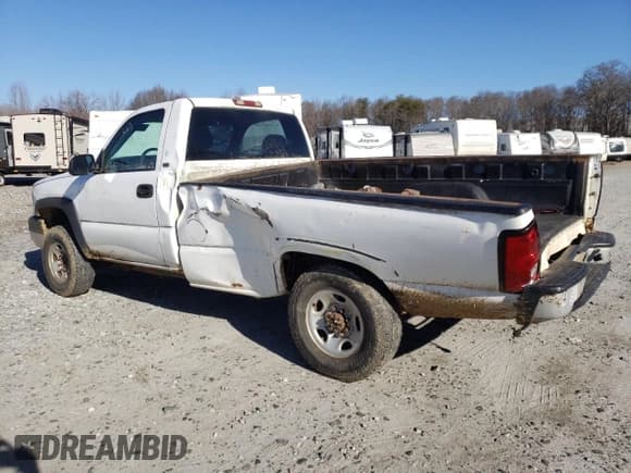 ✅ 2005 Chevrolet Silverado 2500HD Work Truck • VIN: 1GCHC24U65E216268 • Лот: 41770685. Опубликован ранее на Copart с пробегом 169 717 миль. Бесплатный доступ к архиву аукционных продаж из США и подробный отчёт об истории автомобиля на DreamBid. Изображение 2.