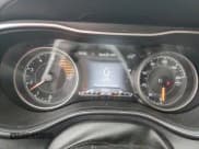 ✅ 2019 Jeep Cherokee Limited • VIN: 1C4PJMDN9KD117760 • Lot: 82162875. Wystawiony na Copart z przebiegiem 98 563 mil. Bezpłatny archiwum sprzedaży aukcyjnych z USA i szczegółowy raport historii pojazdu na DreamBid. Zdjęcie 9.