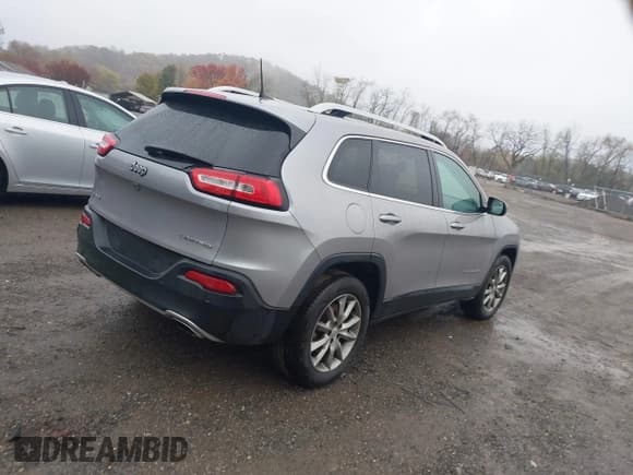 ✅ 2018 Jeep Cherokee Limited • VIN: 1C4PJMDX3JD598069 • Lot: 43547690. Wystawiony na IAAI z przebiegiem 115 051 mil. Bezpłatny archiwum sprzedaży aukcyjnych z USA i szczegółowy raport historii pojazdu na DreamBid. Zdjęcie 4.