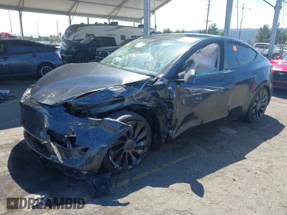 ✅ 2025 Tesla Model Y Performance • VIN: 7SAYGDEF1SF245917 • Lot: 43196307. Listed on IAAI with Not provided. Free auction sales archive from the USA and detailed vehicle history report at DreamBid. Image 16.