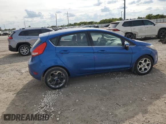 ✅ 2011 Ford Fiesta SES • VIN: 3FADP4FJXBM108667 • Lot: 90138635. Wystawiony na Copart z przebiegiem 136 870 mil. Bezpłatny archiwum sprzedaży aukcyjnych z USA i szczegółowy raport historii pojazdu na DreamBid. Zdjęcie 3.