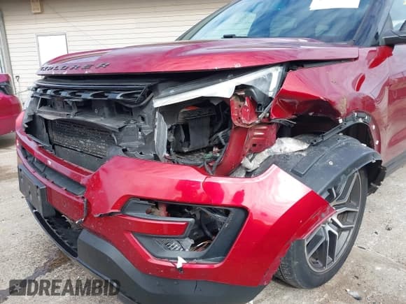 ✅ 2016 Ford Explorer Sport • VIN: 1FM5K8GT8GGC80472 • Lot: 43450819. Wystawiony na IAAI z przebiegiem 135 078 mil. Bezpłatny archiwum sprzedaży aukcyjnych z USA i szczegółowy raport historii pojazdu na DreamBid. Zdjęcie 6.