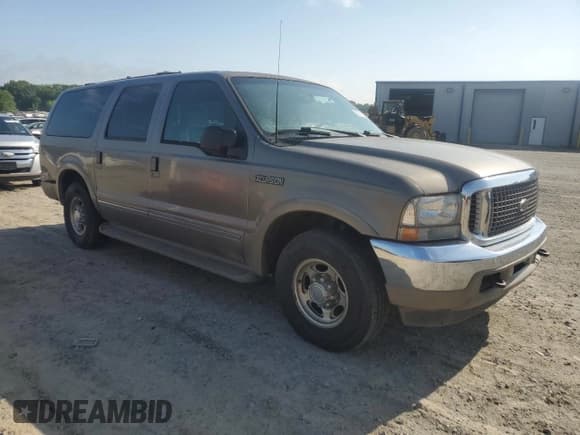 ✅ 2002 Ford Excursion Limited • VIN: 1FMNU42F22EB57873 • Lot: 53314335. Listed on Copart with 333,736 mi. Free auction sales archive from the USA and detailed vehicle history report at DreamBid. Image 4.
