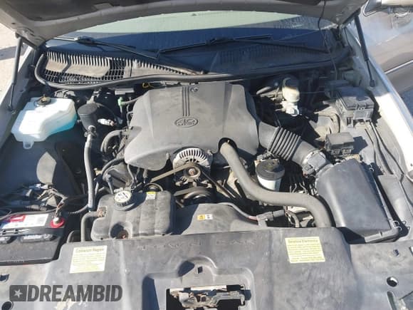 ✅ 2002 Lincoln Town Car Signature • VIN: 1LNHM82W72Y614339 • Lot: 43874876. Listed on IAAI with 157,755 mi. Free auction sales archive from the USA and detailed vehicle history report at DreamBid. Image 10.