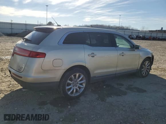 ✅ 2011 Lincoln MKT • VIN: 2LMHJ5AR9BBJ52371 • Лот: 42645495. Опубликован ранее на Copart с пробегом 137 157 миль. Бесплатный доступ к архиву аукционных продаж из США и подробный отчёт об истории автомобиля на DreamBid. Изображение 3.