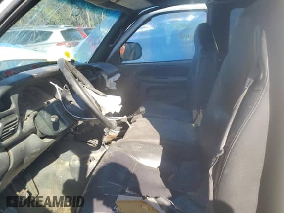 2001 Dodge 1500 с VIN 3B7HC13Y61G774896, выставлен на аукционе Copart как лот 76619814 с пробегом 154 871 миль миль и На запчасти • Non repairable. История ставок и продаж доступна на DreamBid. Изображение 7.