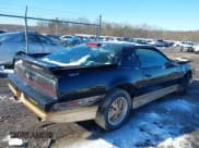 ✅ 1986 Pontiac Firebird Trans Am • VIN: 1G2FW87F6GN210279 • Лот: 41260317. Опубликован ранее на IAAI с пробегом 124 290 миль. Бесплатный доступ к архиву аукционных продаж из США и подробный отчёт об истории автомобиля на DreamBid. Изображение 4.