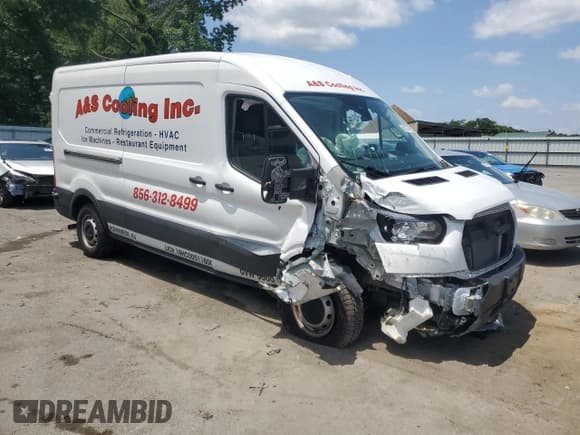 ✅ 2022 Ford Transit Cargo • VIN: 1FTBR1C81NKA66929 • Lot: 61020835. Listed on Copart with 50,154 mi. Free auction sales archive from the USA and detailed vehicle history report at DreamBid. Image 4.