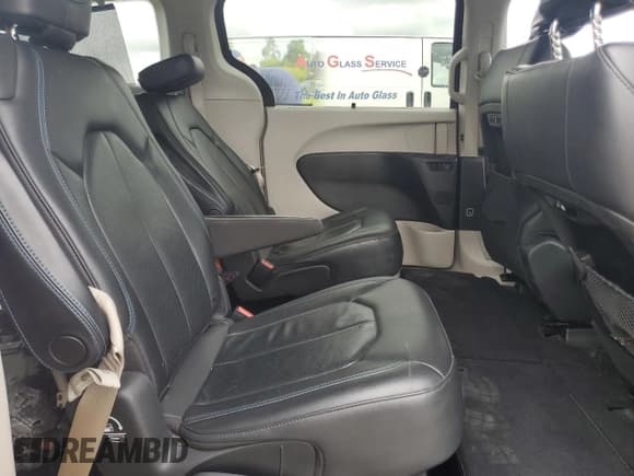 ✅ 2021 Chrysler Pacifica Touring L • VIN: 2C4RC1BG9MR538612 • Lot: 83997485. Listed on Copart with 91,227 mi. Free auction sales archive from the USA and detailed vehicle history report at DreamBid. Image 10.