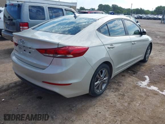 ✅ 2018 Hyundai Elantra SEL • VIN: 5NPD84LF4JH306897 • Lot: 42939706. Listed on IAAI with 84,492 mi miles. Access the free auction sales archive from the USA and view a detailed vehicle history report at DreamBid. Image 4.