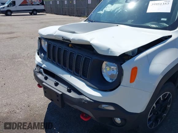✅ 2023 Jeep Renegade Trailhawk • VIN: ZACNJDC13PPP66434 • Лот: 39951357. Опубликован ранее на IAAI с пробегом 10 517 миль. Бесплатный доступ к архиву аукционных продаж из США и подробный отчёт об истории автомобиля на DreamBid. Изображение 6.
