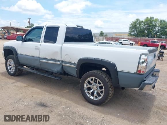 ✅ 1999 GMC Sierra 1500 SLE • VIN: 1GTEK19T7XE515464 • Лот: 42699845. Опубликован ранее на IAAI с пробегом 239 544 миль. Бесплатный доступ к архиву аукционных продаж из США и подробный отчёт об истории автомобиля на DreamBid. Изображение 3.