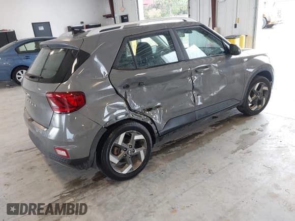 ✅ 2022 Hyundai Venue SEL • VIN: KMHRC8A3XNU155124 • Lot: 41652688. Listed on IAAI with 44,382 mi. Free auction sales archive from the USA and detailed vehicle history report at DreamBid. Image 4.