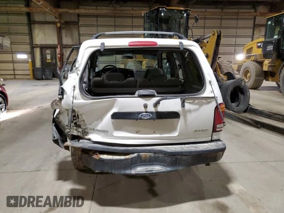 ✅ 1998 Ford Explorer Sport • VIN: 1FMYU24X2WUC07528 • Lot: 44371365. Listed on Copart with 195,798 mi. Free auction sales archive from the USA and detailed vehicle history report at DreamBid. Image 6.