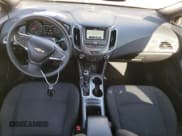 ✅ 2018 Chevrolet Cruze LT • VIN: 1G1BE5SM7J7199539 • Лот: 69445952. Опубликован ранее на Copart с пробегом 80 062 миль. Бесплатный доступ к архиву аукционных продаж из США и подробный отчёт об истории автомобиля на DreamBid. Изображение 8.