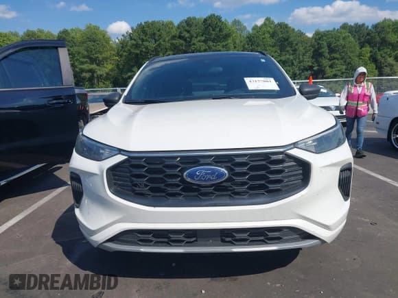 ✅ 2024 Ford Escape ST-Line • VIN: 1FMCU0MN1RUA89781 • Лот: 43157081. Опубликован ранее на IAAI с пробегом 12 699 миль. Бесплатный доступ к архиву аукционных продаж из США и подробный отчёт об истории автомобиля на DreamBid. Изображение 12.