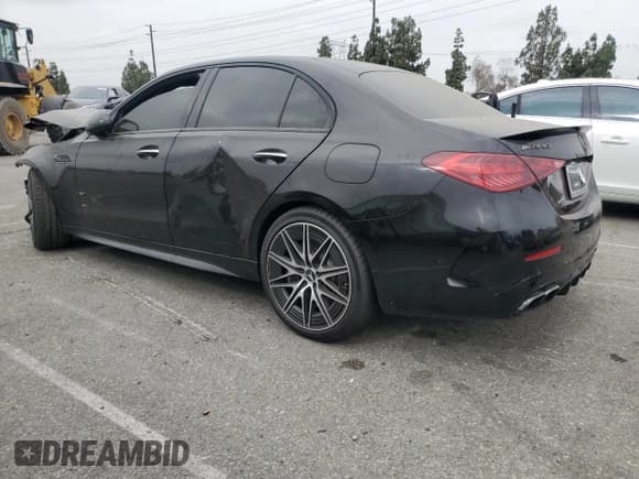 ✅ 2024 Mercedes-Benz C 63 S AMG E Performance • VIN: W1KAF8AB6RR236233 • Lot: 65636775. Wystawiony na Copart z przebiegiem 4 687 mil. Bezpłatny archiwum sprzedaży aukcyjnych z USA i szczegółowy raport historii pojazdu na DreamBid. Zdjęcie 2.