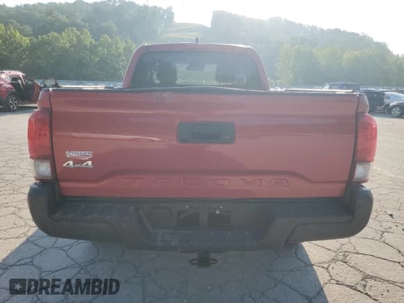 ✅ 2021 Toyota Tacoma SR • VIN: 3TYSX5EN3MT008252 • Lot: 61672235. Wystawiony na Copart z przebiegiem 23 204 mil. Bezpłatny archiwum sprzedaży aukcyjnych z USA i szczegółowy raport historii pojazdu na DreamBid. Zdjęcie 6.