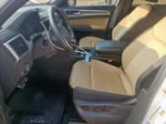 ✅ 2021 Volkswagen Atlas SE • VIN: 1V2RE2CAXMC231645 • Lot: 69792045. Wystawiony na Copart z przebiegiem 143 836 mil. Bezpłatny archiwum sprzedaży aukcyjnych z USA i szczegółowy raport historii pojazdu na DreamBid. Zdjęcie 7.