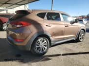 ✅ 2017 Hyundai Tucson SE • VIN: KM8J23A4XHU327698 • Lot: 85207285. Wystawiony na Copart z przebiegiem 64 205 mil. Bezpłatny archiwum sprzedaży aukcyjnych z USA i szczegółowy raport historii pojazdu na DreamBid. Zdjęcie 3.