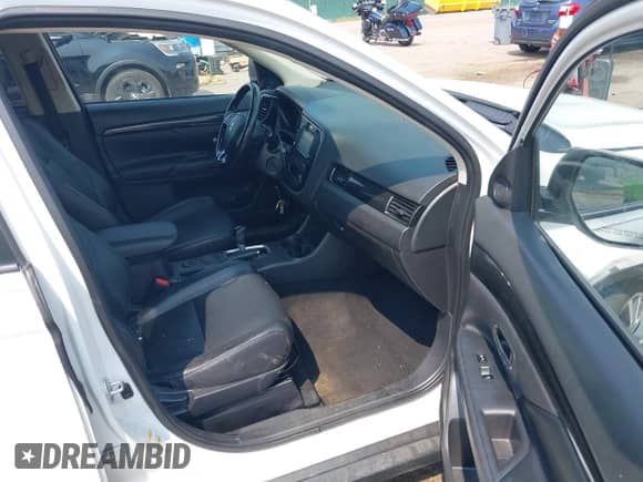 2016 Mitsubishi Outlander SE with VIN JA4AD3A35GZ037659, listed as a IAAI auction lot 42876531 with 138,873 mi miles and . Bid and sale history available at DreamBid. Image 5.