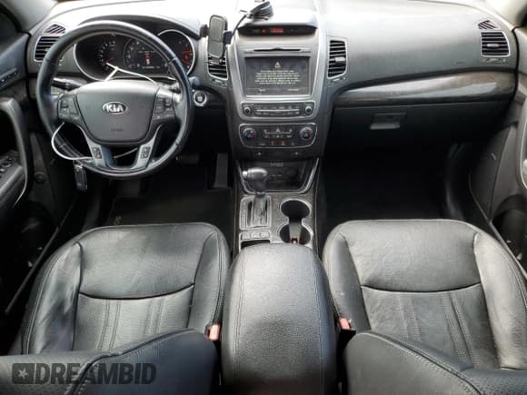 ✅ 2014 Kia Sorento SX • VIN: 5XYKW4A73EG466551 • Lot: 71703875. Listed on Copart with 182,289 mi. Free auction sales archive from the USA and detailed vehicle history report at DreamBid. Image 8.