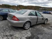 ✅ 2005 Mercedes-Benz C 240 • VIN: WDBRF81J45F640789 • Лот: 87399805. Опубликован ранее на Copart с пробегом 225 746 миль. Бесплатный доступ к архиву аукционных продаж из США и подробный отчёт об истории автомобиля на DreamBid. Изображение 3.