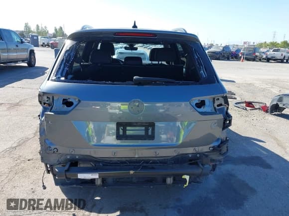 ✅ 2022 Volkswagen Tiguan SE R-Line Black • VIN: 3VVCB7AX6NM074394 • Лот: 42333751. Опубликован ранее на IAAI с пробегом 62 561 миль. Бесплатный доступ к архиву аукционных продаж из США и подробный отчёт об истории автомобиля на DreamBid. Изображение 17.