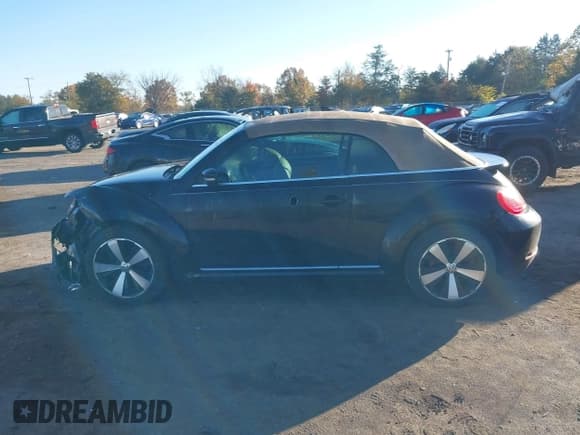 ✅ 2013 Volkswagen Beetle 2.0T • VIN: 3VW7T7AT4DM830908 • Lot: 43499204. Wystawiony na IAAI z przebiegiem 89 580 mil. Bezpłatny archiwum sprzedaży aukcyjnych z USA i szczegółowy raport historii pojazdu na DreamBid. Zdjęcie 14.