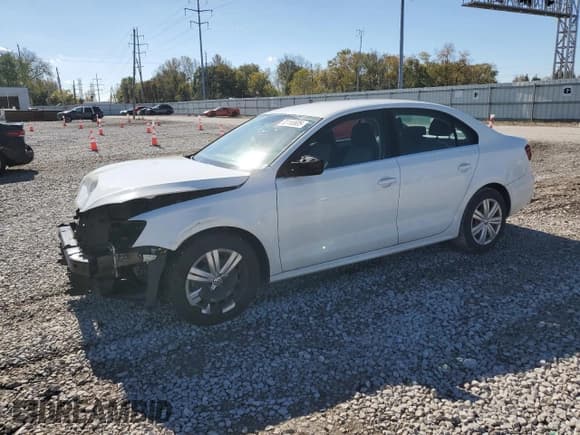 ✅ 2017 Volkswagen Jetta S • VIN: 3VW167AJ5HM378887 • Lot: 82465605. Listed on Copart with 64,001 mi. Free auction sales archive from the USA and detailed vehicle history report at DreamBid. Image 1.