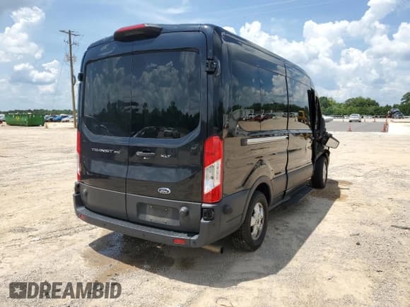 ✅ 2020 Ford Transit Passenger XL • VIN: 1FBAX2C89LKA95815 • Лот: 65683815. Опубликован ранее на Copart с пробегом 89 255 миль. Бесплатный доступ к архиву аукционных продаж из США и подробный отчёт об истории автомобиля на DreamBid. Изображение 3.