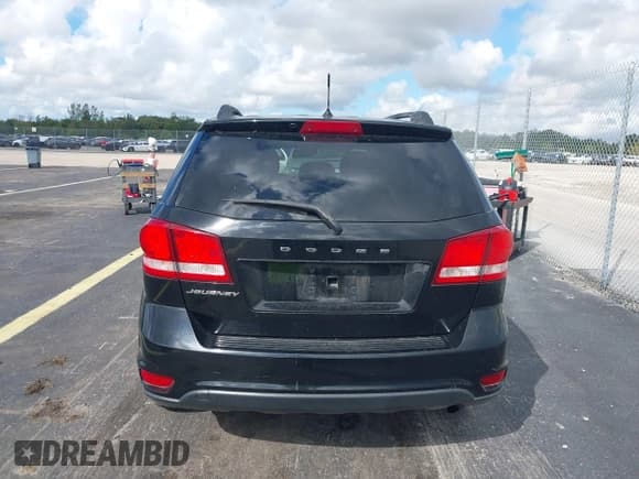 ✅ 2019 Dodge Journey SE • VIN: 3C4PDCBB5KT870562 • Lot: 43409774. Wystawiony na IAAI z przebiegiem 93 285 mil. Bezpłatny archiwum sprzedaży aukcyjnych z USA i szczegółowy raport historii pojazdu na DreamBid. Zdjęcie 16.