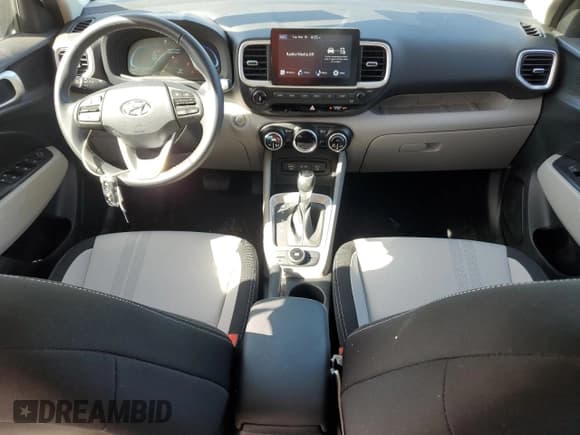 ✅ 2024 Hyundai Venue SEL • VIN: KMHRC8A3XRU311247 • Lot: 49879755. Listed on Copart with 4,537 mi. Free auction sales archive from the USA and detailed vehicle history report at DreamBid. Image 8.