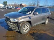 ✅ 2013 Toyota Highlander • VIN: JTEBC3EH1D2014690 • Лот: 93981665. Опубликован ранее на Copart с пробегом 205 094 миль. Бесплатный доступ к архиву аукционных продаж из США и подробный отчёт об истории автомобиля на DreamBid. Изображение 1.