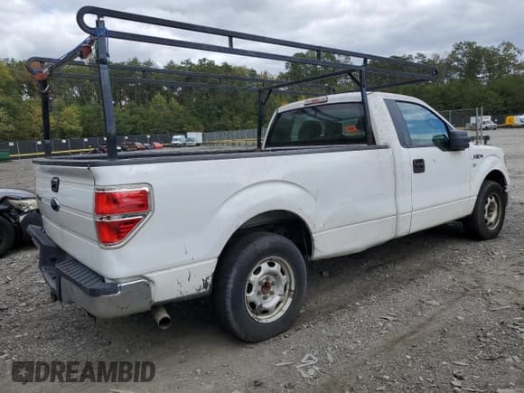 ✅ 2011 Ford F-150 XL • VIN: 1FTNF1CFXBKD32450 • Lot: 82250605. Wystawiony na Copart z przebiegiem 193 680 mil. Bezpłatny archiwum sprzedaży aukcyjnych z USA i szczegółowy raport historii pojazdu na DreamBid. Zdjęcie 3.