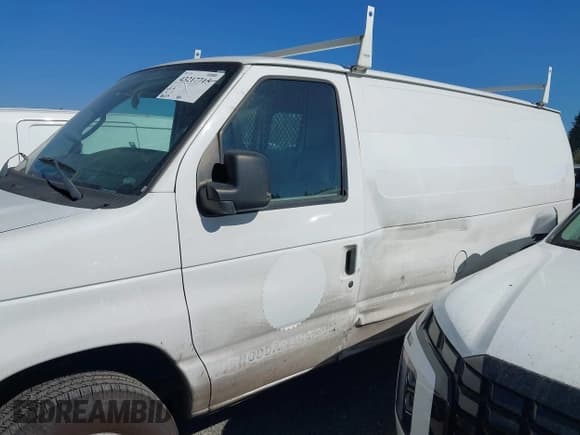 ✅ 2011 Ford Econoline Cargo Commercial • VIN: 1FTSE3EL2BDA62140 • Lot: 43217715. Wystawiony na IAAI z przebiegiem 86 023 mil. Bezpłatny archiwum sprzedaży aukcyjnych z USA i szczegółowy raport historii pojazdu na DreamBid. Zdjęcie 14.