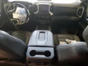 ✅ 2021 Chevrolet Silverado 1500 LT Trail Boss • VIN: 3GCPYFED3MG360323 • Lot: 81523885. Wystawiony na Copart z przebiegiem 115 670 mil. Bezpłatny archiwum sprzedaży aukcyjnych z USA i szczegółowy raport historii pojazdu na DreamBid. Zdjęcie 8.