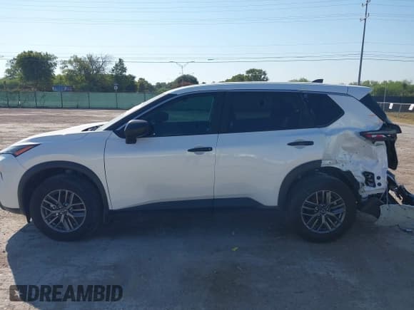 ✅ 2025 Nissan Rogue S • VIN: 5N1BT3AB0SC766339 • Лот: 43142299. Опубликован ранее на IAAI с пробегом 1 645 миль. Бесплатный доступ к архиву аукционных продаж из США и подробный отчёт об истории автомобиля на DreamBid. Изображение 14.