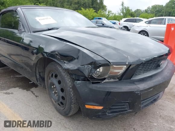 ✅ 2010 Ford Mustang V6 • VIN: 1ZVBP8EN2A5106135 • Лот: 42603874. Опубликован ранее на IAAI с пробегом 192 712 миль. Бесплатный доступ к архиву аукционных продаж из США и подробный отчёт об истории автомобиля на DreamBid. Изображение 6.