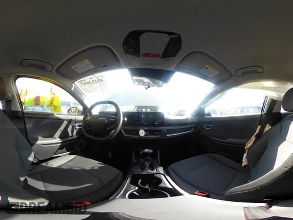 ✅ 2025 Kia K4 LXS • VIN: 3KPFT4DE0SE114962 • Lot: 43223097. Listed on IAAI with 6,118 mi. Free auction sales archive from the USA and detailed vehicle history report at DreamBid. Image 18.