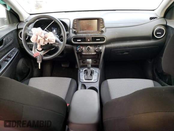 ✅ 2019 Hyundai Kona SE • VIN: KM8K12AAXKU378326 • Лот: 66690303. Опубликован ранее на Copart с пробегом 23 606 миль. Бесплатный доступ к архиву аукционных продаж из США и подробный отчёт об истории автомобиля на DreamBid. Изображение 8.