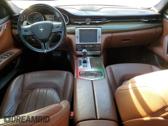 ✅ 2015 Maserati Quattroporte S Q4 • VIN: ZAM56RRA0F1134204 • Lot: 76226743. Wystawiony na Copart z przebiegiem 59 784 mil. Bezpłatny archiwum sprzedaży aukcyjnych z USA i szczegółowy raport historii pojazdu na DreamBid. Zdjęcie 8.