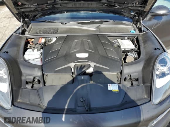 ✅ 2022 Porsche Cayenne • VIN: WP1BA2AY2NDA48295 • Lot: 65679284. Listed on Copart with 19,376 mi. Free auction sales archive from the USA and detailed vehicle history report at DreamBid. Image 12.