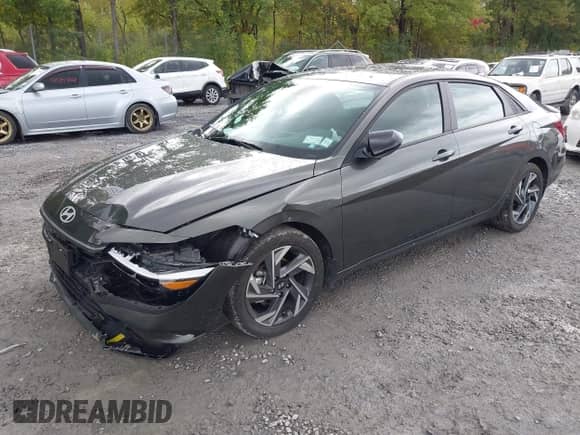 2025 Hyundai Elantra SEL Sport with VIN KMHLM4DG2SU955860, listed as a IAAI auction lot 43317517 with 8,756 mi miles and . Bid and sale history available at DreamBid. Image 2.