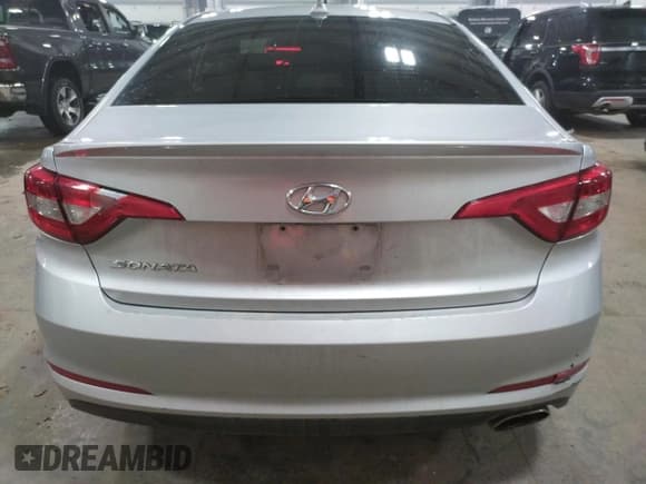 ✅ 2017 Hyundai Sonata SE • VIN: 5NPE24AF2HH588833 • Лот: 71709882. Опубликован ранее на Copart с пробегом 102 365 миль. Бесплатный доступ к архиву аукционных продаж из США и подробный отчёт об истории автомобиля на DreamBid. Изображение 6.