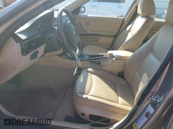 ✅ 2008 BMW 3 Series 328i • VIN: WBAVA33568P142915 • Lot: 71956205. Listed on Copart with 98,837 mi. Free auction sales archive from the USA and detailed vehicle history report at DreamBid. Image 7.