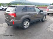 ✅ 2015 Kia Sorento EX • VIN: 5XYKUDA71FG621296 • Лот: 42724508. Опубликован ранее на IAAI с пробегом 188 926 миль. Бесплатный доступ к архиву аукционных продаж из США и подробный отчёт об истории автомобиля на DreamBid. Изображение 4.